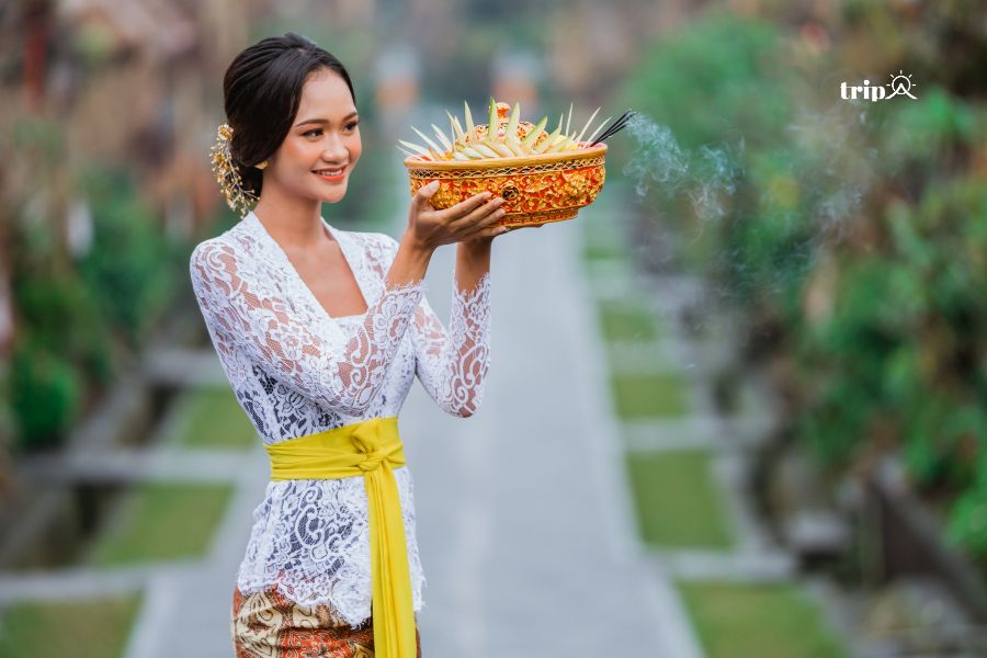 Kebaya Bali - Tripavn