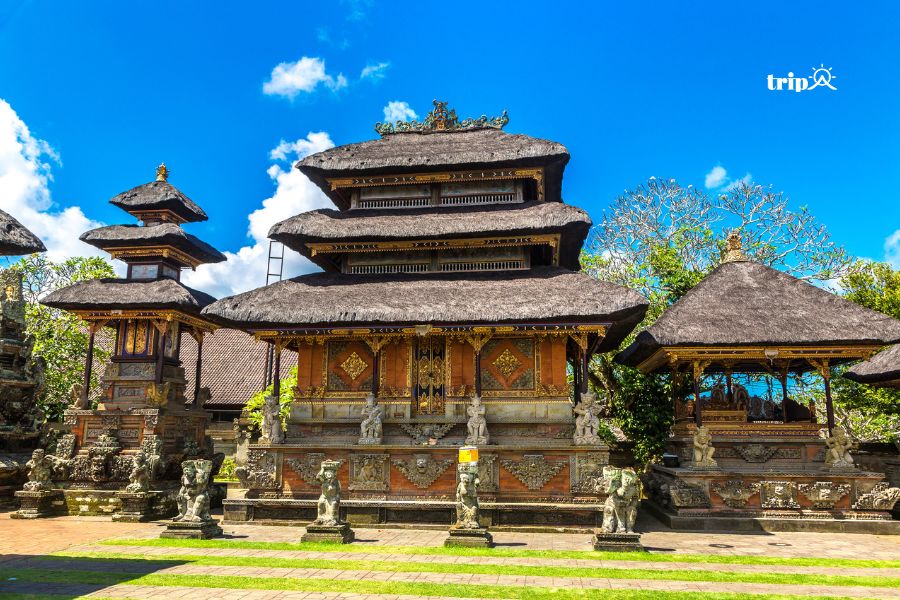 Đền làng ở Bali -tripa
