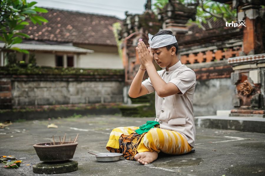 Hindu Bali - Tripa