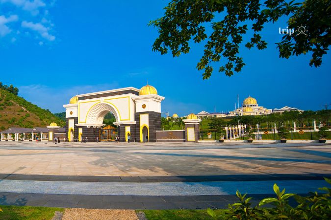 Istana Nurul Iman - Tripa