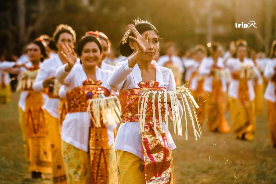 Galungan Bali - Tripa