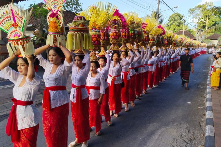 Galungan Bali - Tripa