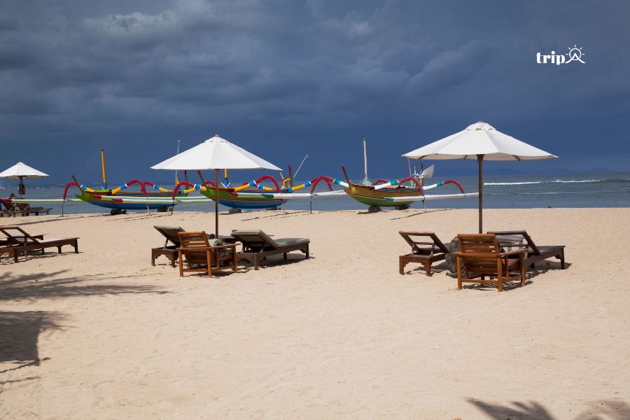 Sanur beach- tripa