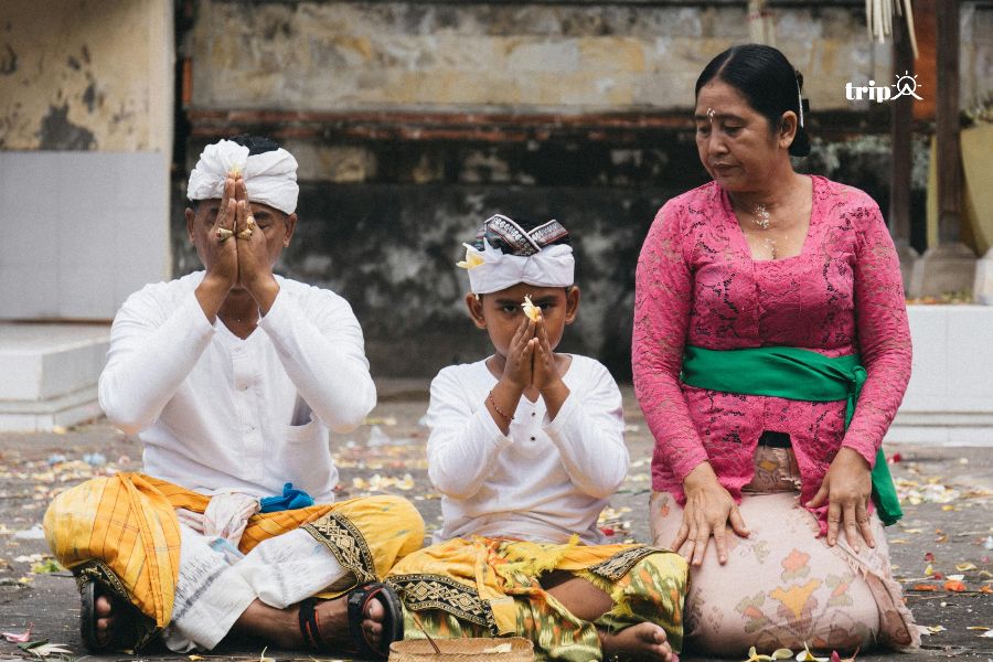 Lễ cúng người Bali - Tripa
