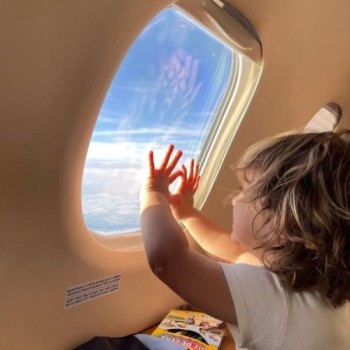 HÀNH KHÁCH NHỎ TUỔI: CÓ THỂ ĐI MÁY BAY AIRASIA MỘT MÌNH KHÔNG?