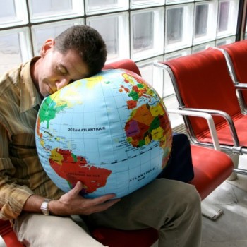 JET LAG LÀ GÌ VÀ LÀM THẾ NÀO ĐỂ TRÁNH JET LAG TRÊN CHUYẾN BAY?