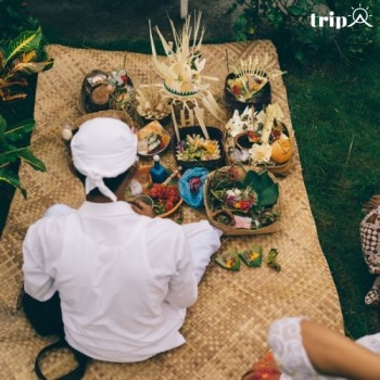 MỖI NGÀY NGƯỜI DÂN BALI THỜ CÚNG MẤY LẦN?