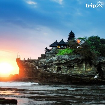 TANAH LOT - NGÔI ĐỀN LINH THIÊNG GIỮA BIỂN KHƠI VÀ TRUYỀN THUYẾT VỀ ĐÔI RẮN THẦN
