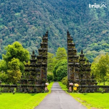 VÌ SAO CỔNG ĐỀN BALI LẠI CHIA THÀNH HAI NỬA?